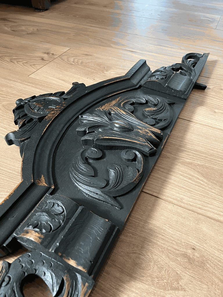 fronton en bois,patine noire-4.webp