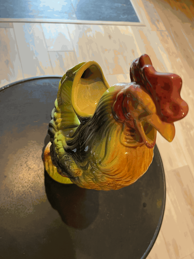 pichet en barbotine 'coq',signé "gaillard"-5.webp