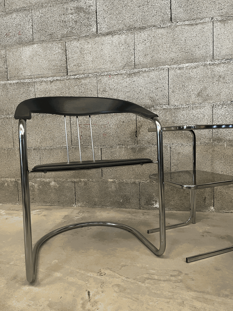 Chaise cantilever, CNASTRA chrome et noire, design ARRBEN, années 70.webp