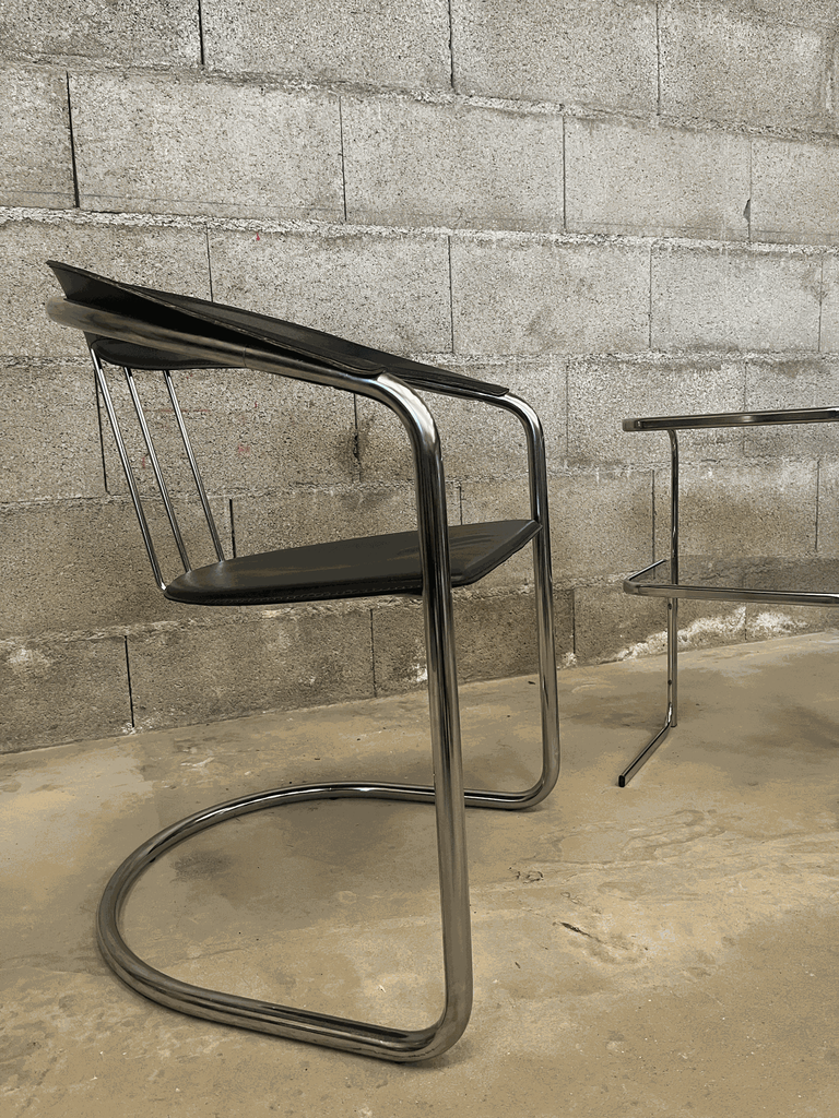 Chaise cantilever, CNASTRA chrome et noire, design ARRBEN, années 70-1.webp