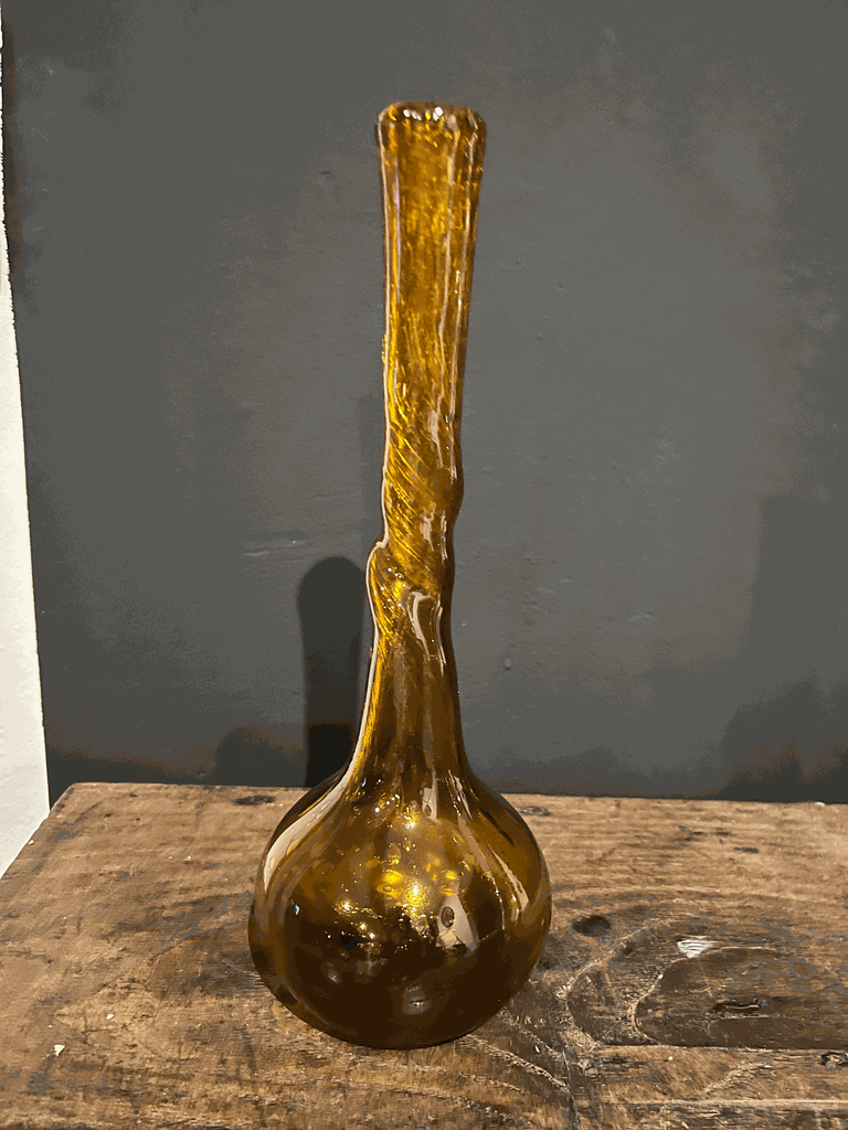 Vase marron orangé en verre soufflé, ambré torsadé signé BIOT-1.webp