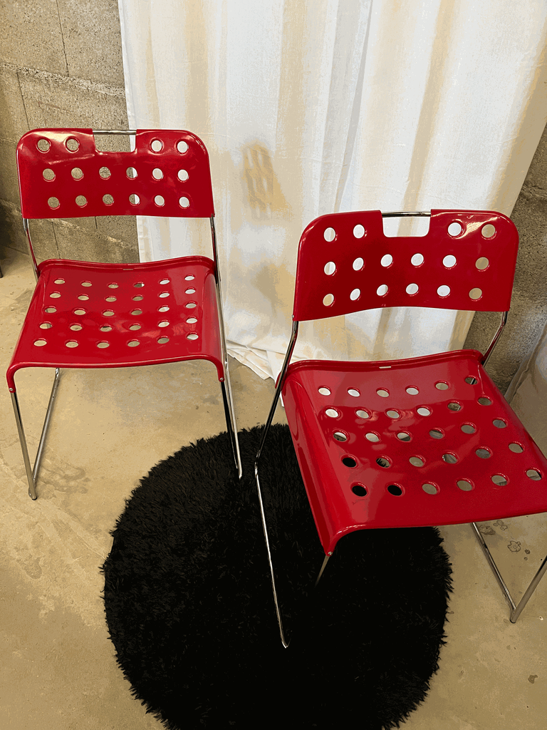 Chaise empilable OMSTAK rouge par Rodney Kinsman pour Bieffeplast, années 70-2.webp