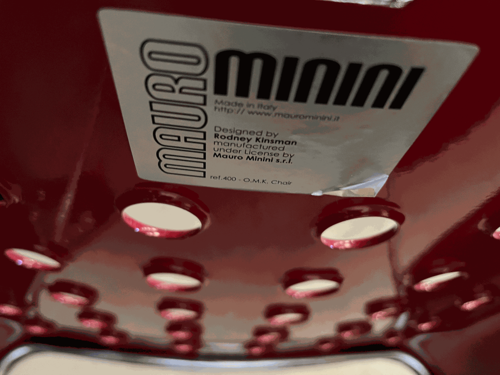 Chaise empilable OMSTAK rouge par Rodney Kinsman pour Bieffeplast, années 70-3.webp