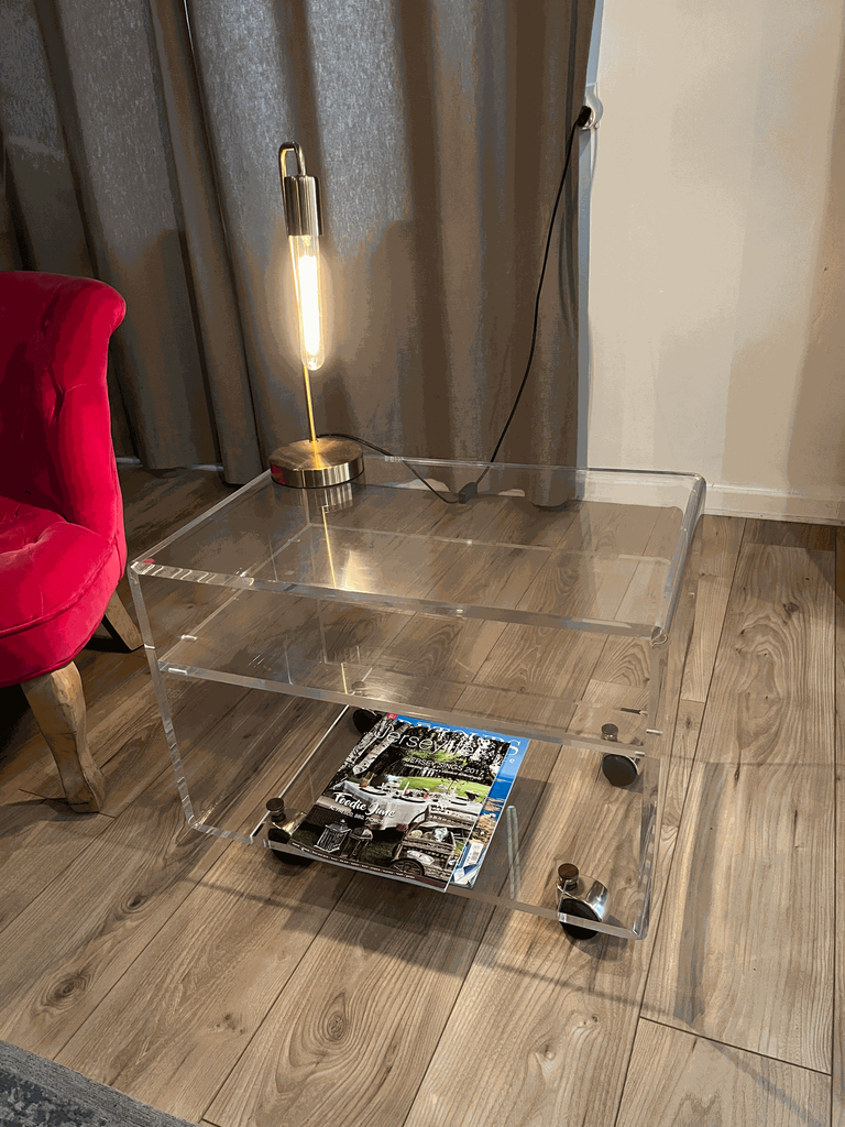 table en plexi transparent sur roulettes-6.webp