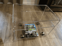 table en plexi transparent sur roulettes-2.webp