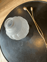 vase boule blanc,en verre dépoli "espaivert" france ,art déco-3.webp