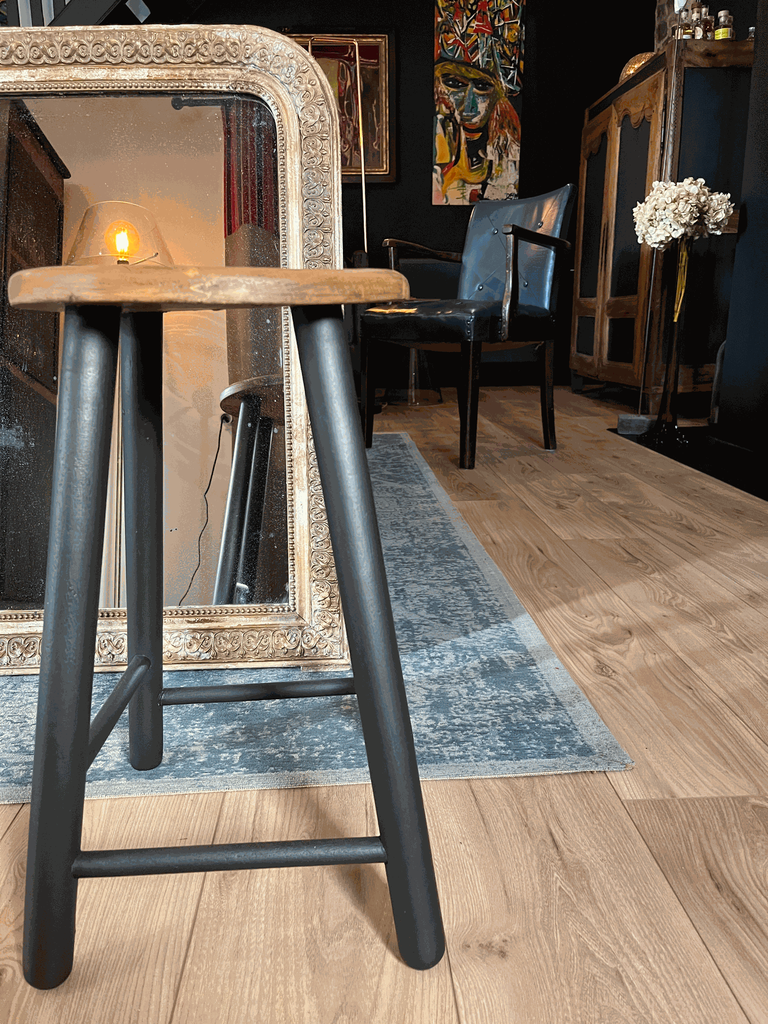 tabouret en bois rénové-7.webp