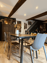 chaise grise Zlatan par philippe starck.webp