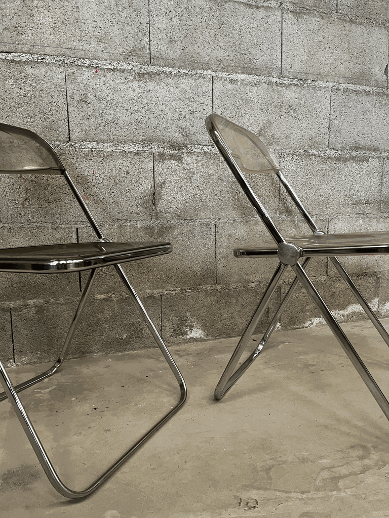 Chaise en plexiglas pliante, designer GIANCARLOPIRETTI pour CASTELLI, modèle PLIA-5.webp
