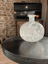 vase blanc en verre de vichy-4.webp