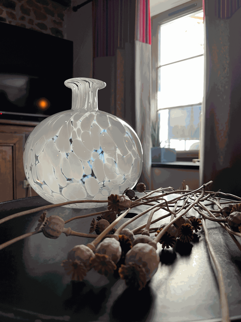 vase blanc en verre de vichy-5.webp