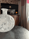 vase blanc en verre de vichy-2.webp