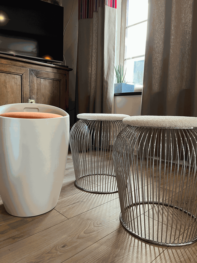 pouf en plastique,rénové et assise refaite-4.webp