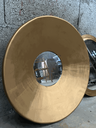 Miroir en métal couleur or, création-1.webp