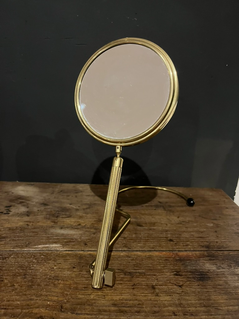 Miroir de table, assez rare et réglable en laiton doré, années 50, style art déco-3.webp