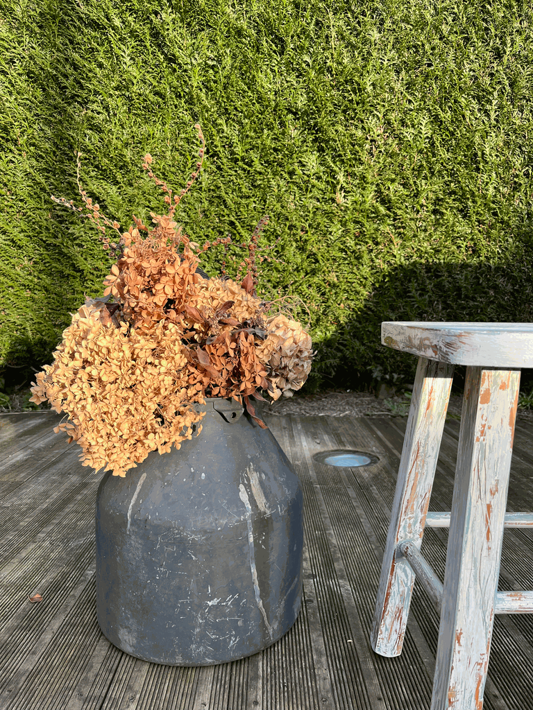 bidon à lait ,patine noire.webp