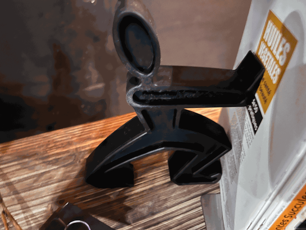 serre-livres en caoutchouc noir Black + Blum, James The Bookend-4.webp