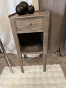 Petit meuble d'appoint en bois ou chevet-1.webp
