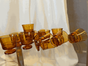 Petits verres jaune foncé marron, "DURALEX".webp