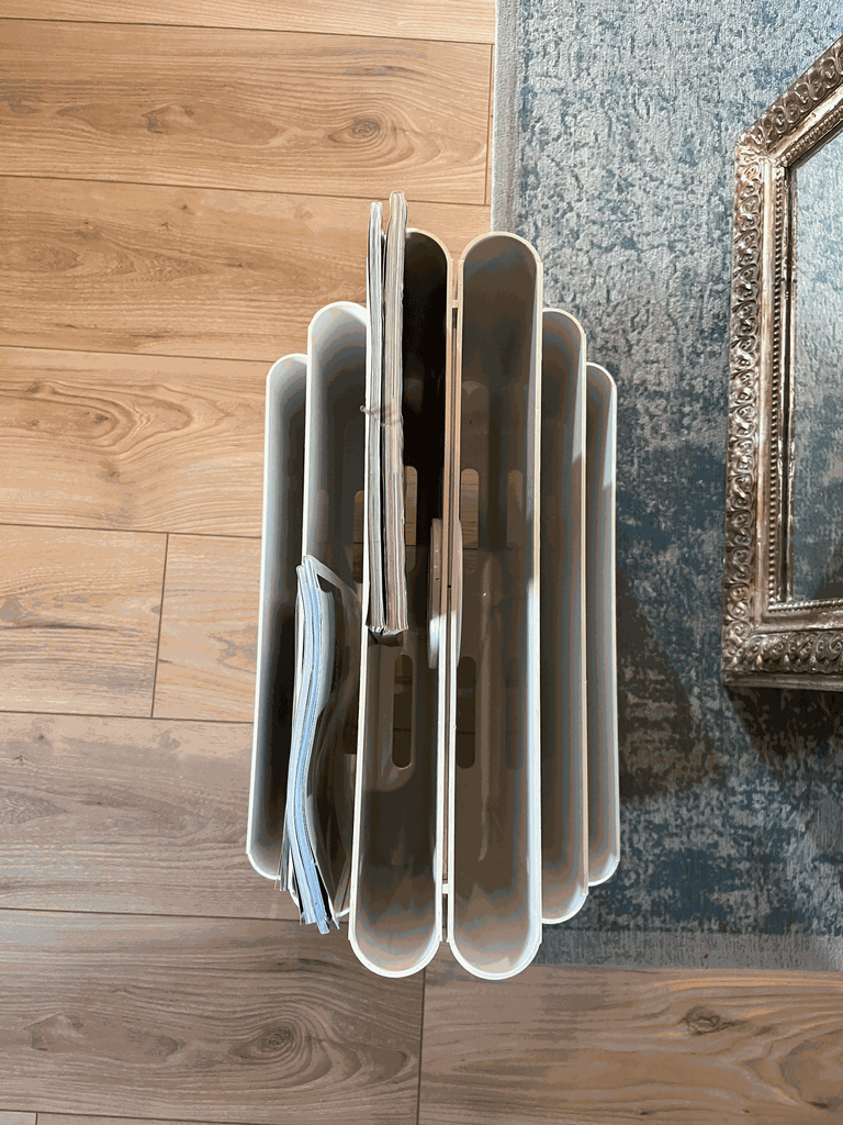 porte-revues "Kartell" design Giotto Stoppino N°4675-7.webp