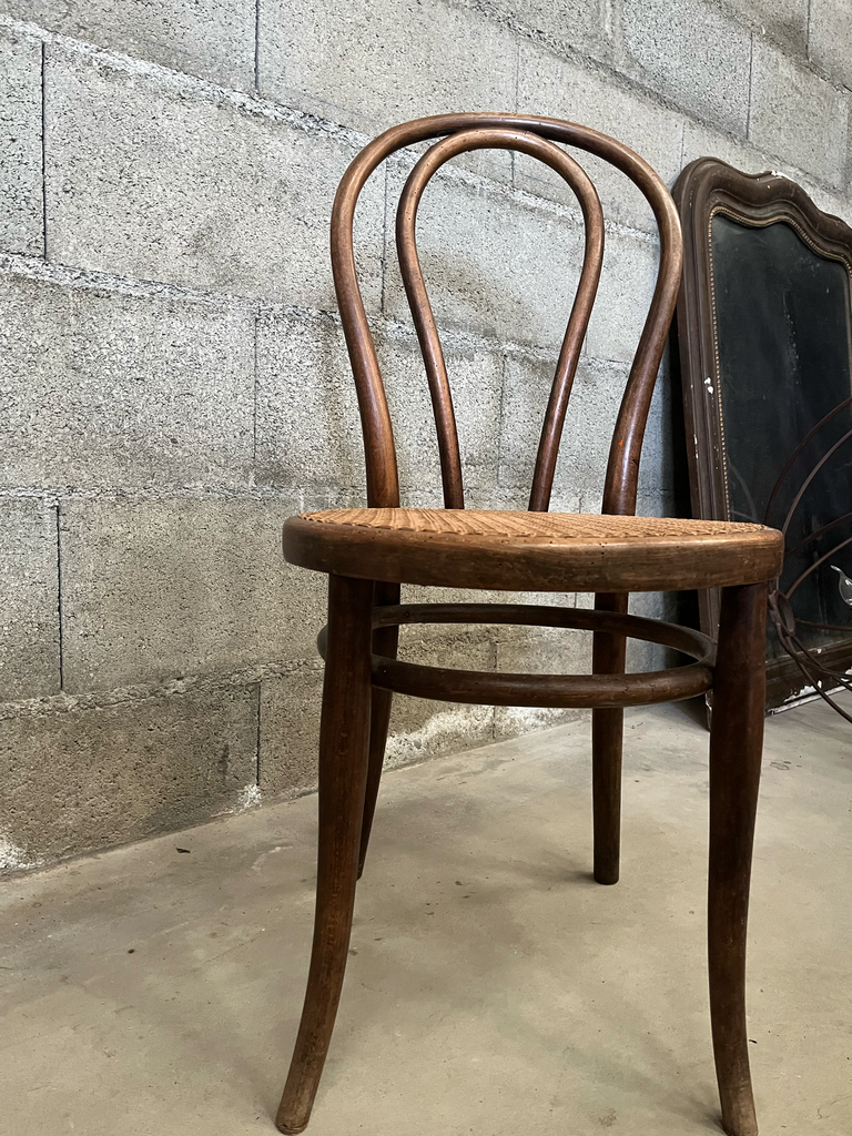 Chaise en bois, assise cannage 'Thonet'