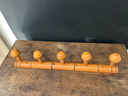 Porte-manteaux mural en bois vintage