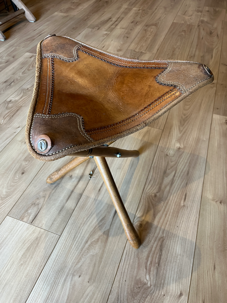 Tabouret tripode de chasse