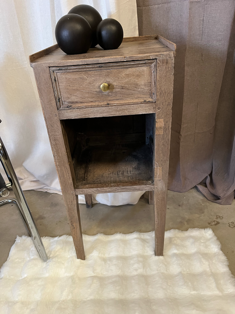 Petit meuble d'appoint en bois