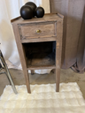 Petit meuble d'appoint en bois