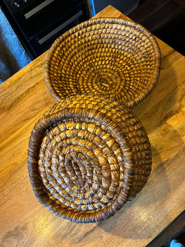 Ancienne panière ronde en paille tressée