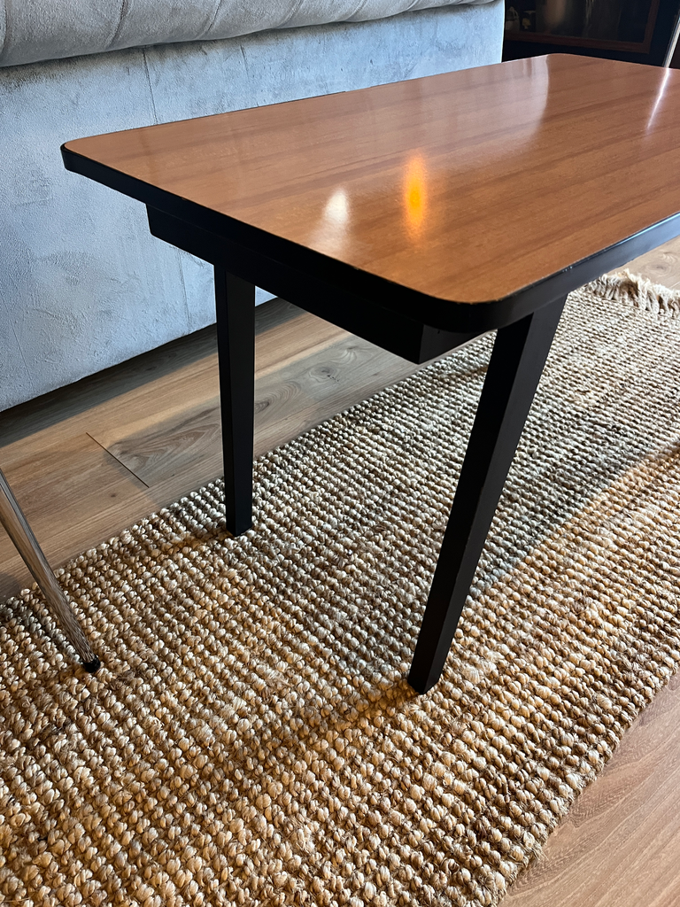 Table basse en bois, plateau en formica