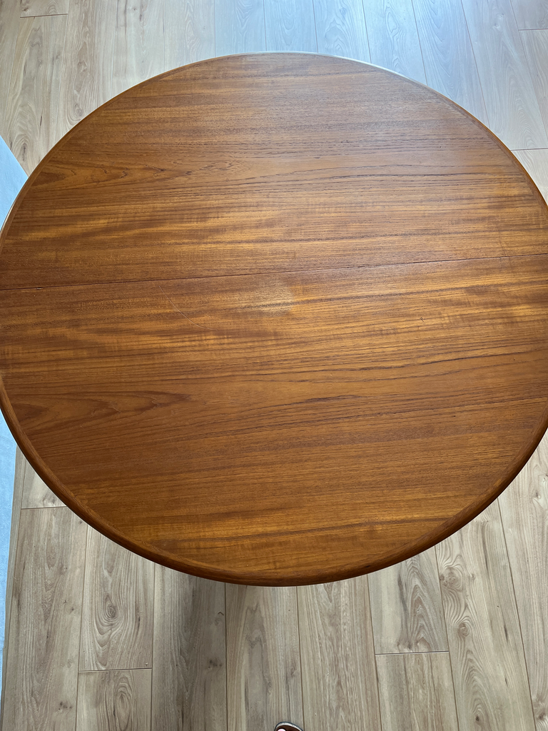 Table ronde en teck, 'Gudme'