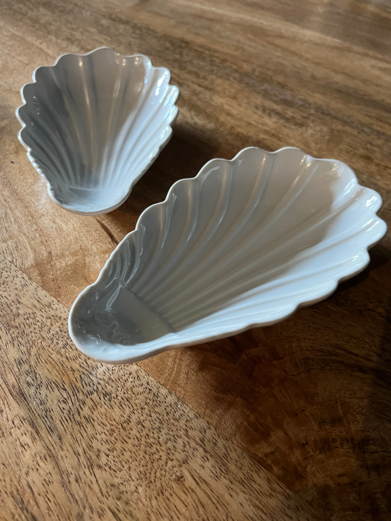 Lot de deux raviers en porcelaine,'Pillivuyt'