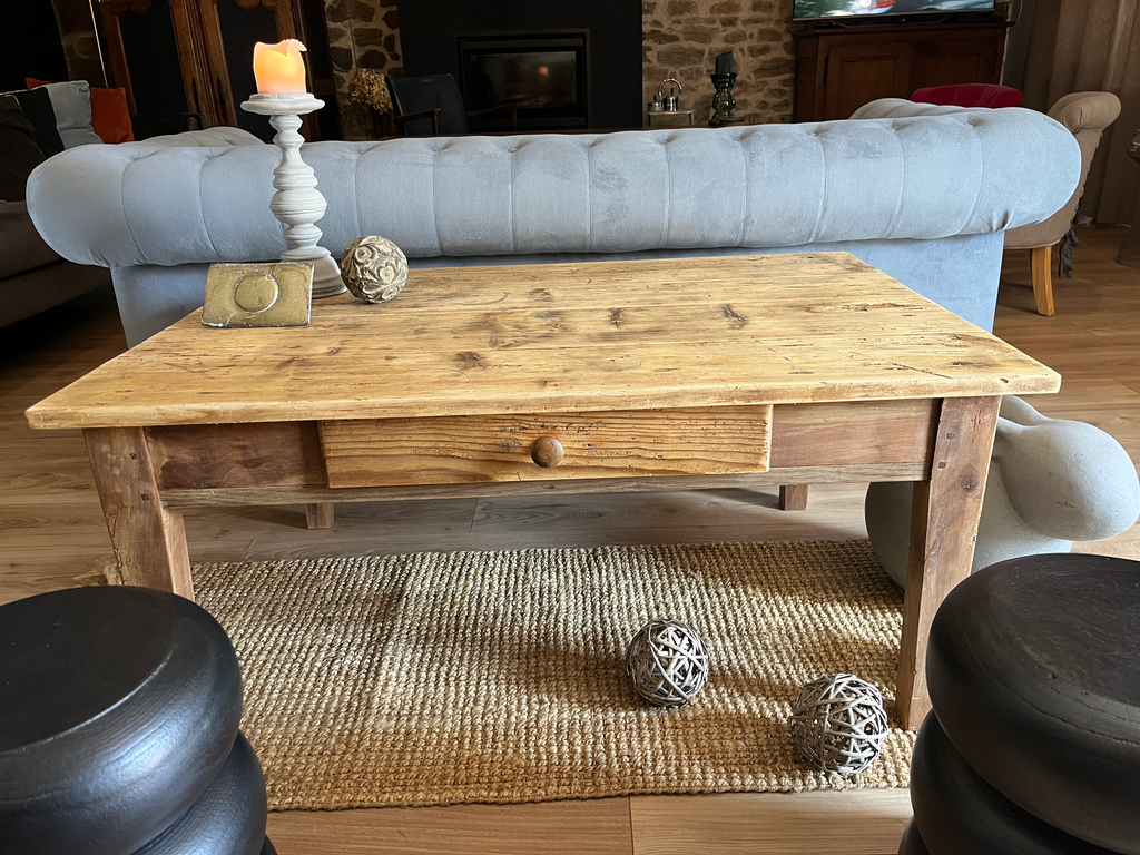 Grande table basse en bois, un tiroir