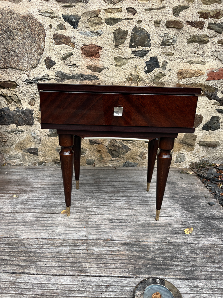 Table de chevet en bois vernis