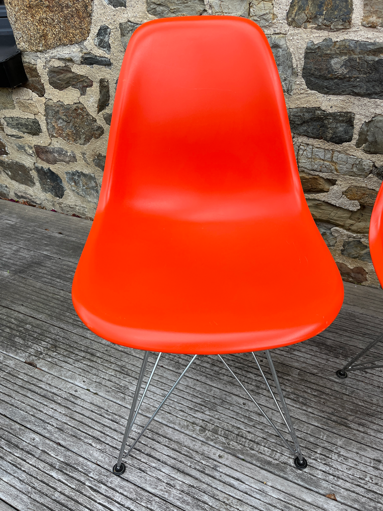 Chaise DSR orange, pour VITRA