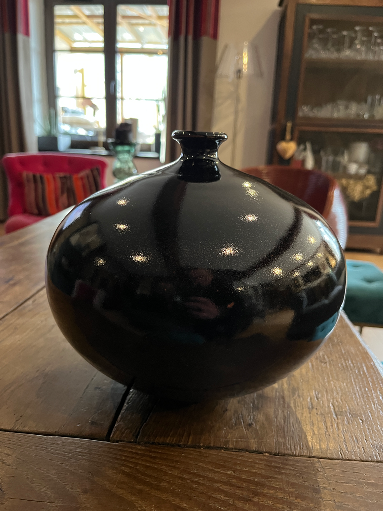 Vase boule en céramique, de couleur noire