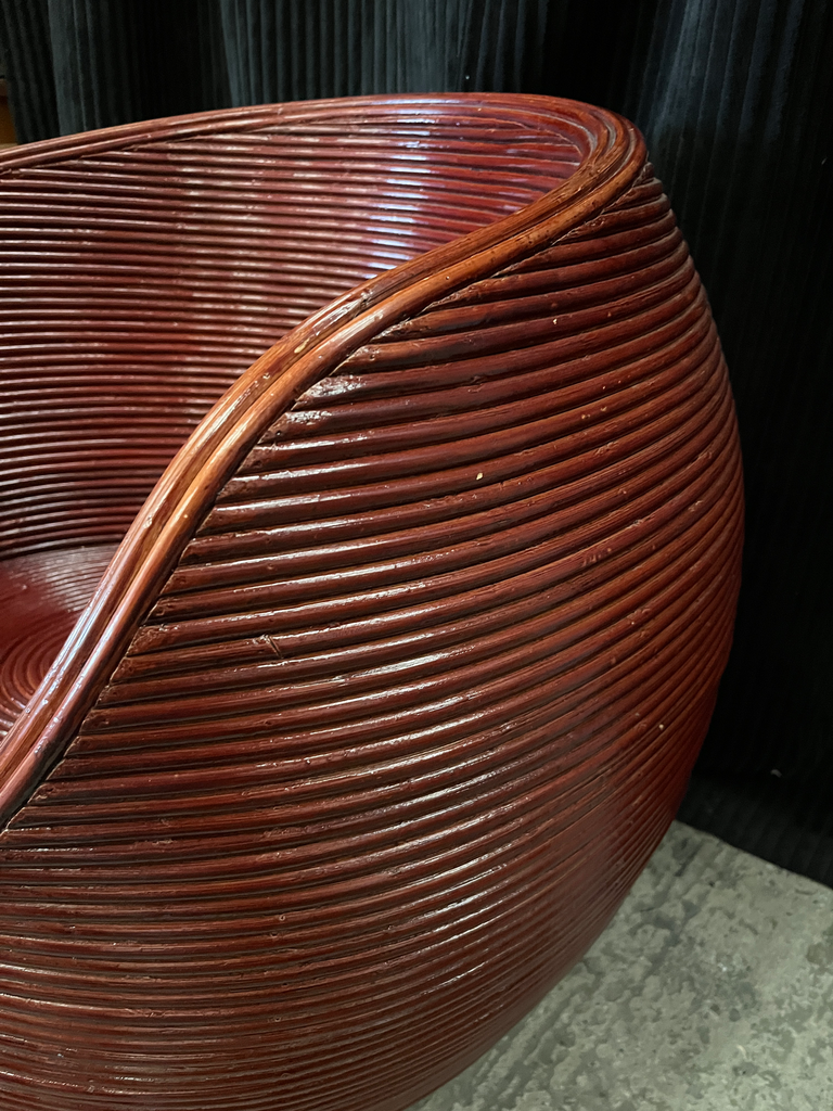 Fauteuil boule, en tiges d'osier