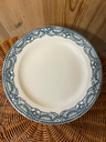 Lot de cinq assiettes plates " Salins "