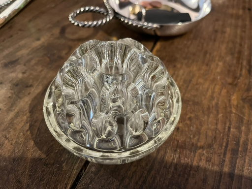Pique fleurs en verre