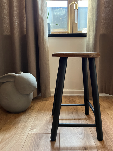 Tabouret en bois rénové