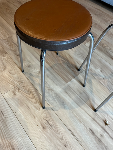 Tabouret assise ronde, chrome et Skaï