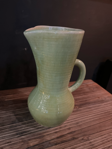 Pichet en céramique, vert clair