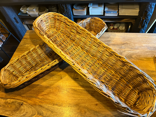 Ancien banneton long, en osier