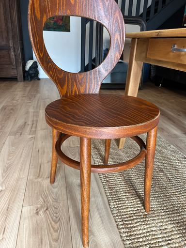 Chaise en bois, modèle 'Mouette'