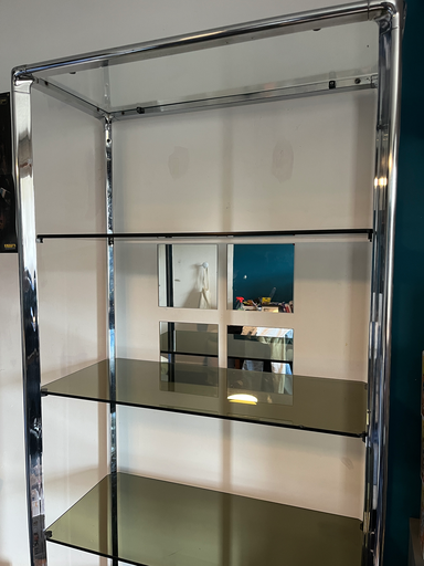 Etagères chromées, vitres fumées, années 70