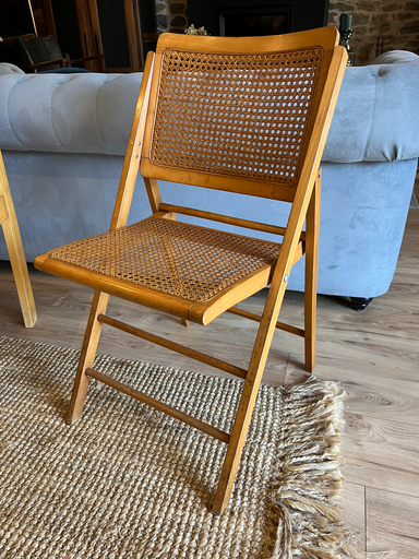 Chaise en bois, assise et dossier en rotin