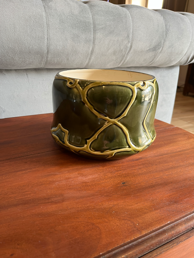 Cache-pot en faïence, Gustave de Bruyn