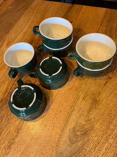 Lot de sept tasses à café 'Pillivuyt'