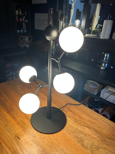 Lampe de table 'Halo design', série Atom